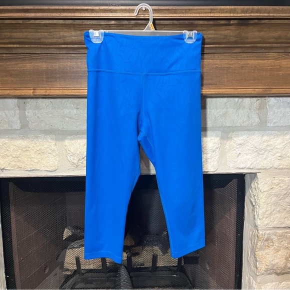 ZYIA Pants - Zyia Willow light and tight high rise cropped activewear leggings